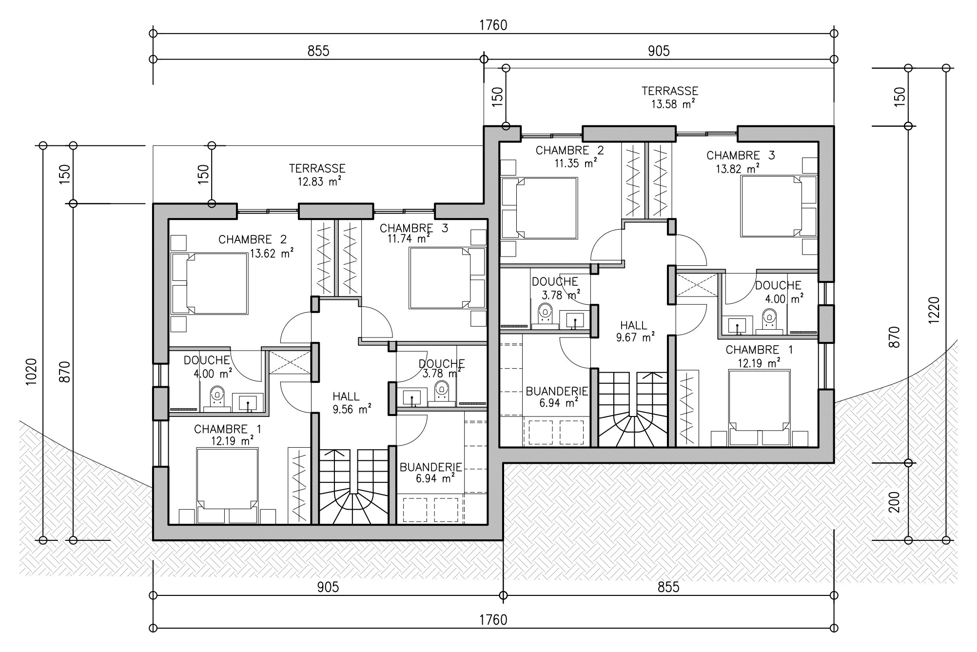 Plan du rez inférieur du bâtiment B : trois chambres, deux douches, hall, buanderie et terrasse par duplex.